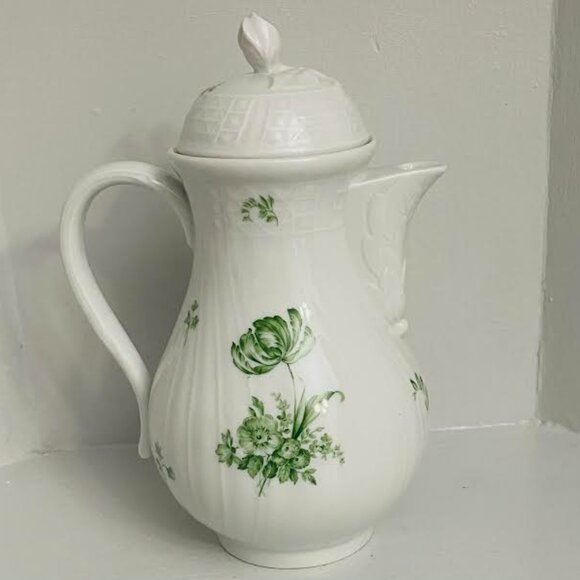 Beautiful Lorenz Hutschenreuther Dresden Tea/Coffee Pot with Lid Vintage Teaware - Picture 1 of 10